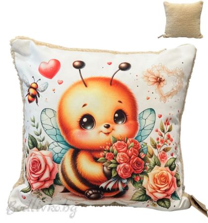 ДЕКОРАТИВНА ВЪЗГЛАВНИЦА ПЧЕЛИЧКА С БУКЕТ