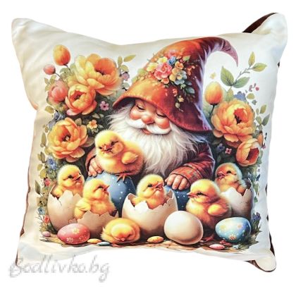 ДЕКОРАТИВНА ВЪЗГЛАВНИЦА, Джудже с пиленца и цветя, 45х45см.