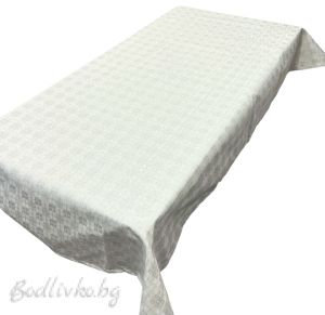 КОЛЕДНА ПОКРИВКА ЗА МАСА, БЕЛИ ЛЪСКАЩИ КВАДРАТИ, ПАНАМА