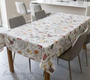 Великденска покривка, рисувани кокошки, размер 135/240см.