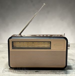 Ретро радио, качествен и хубав звук, 21х12 см.